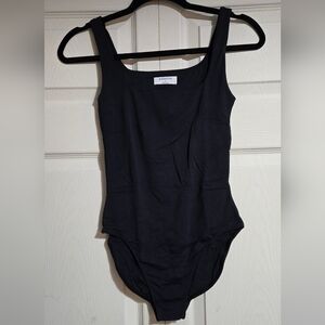 aritzia babaton contour bodysuit